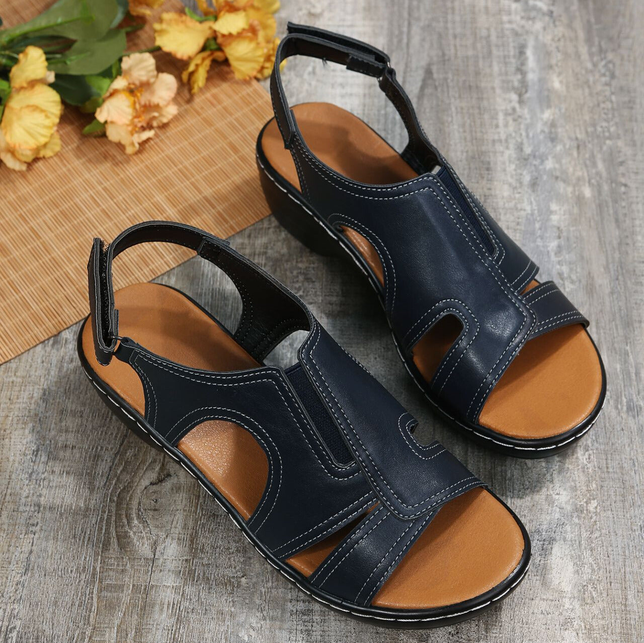 Vennus – Women's Comfort Sandals - Black - 39
