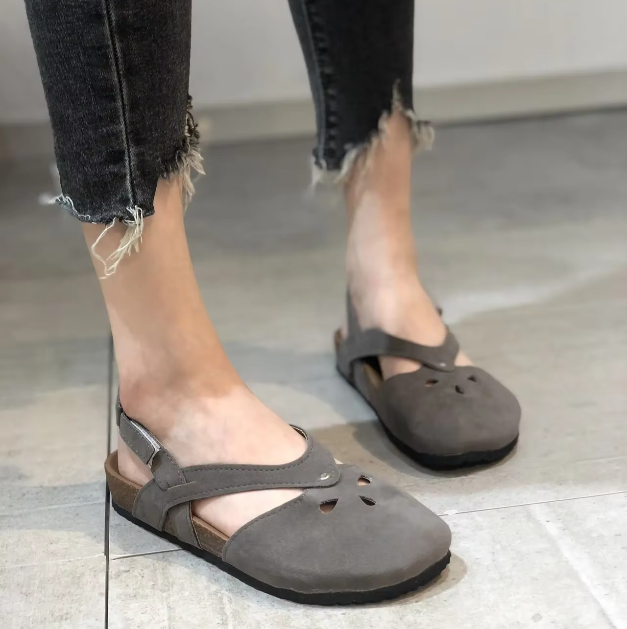 Iza – Women's Comfort Sandals - Gray - 36