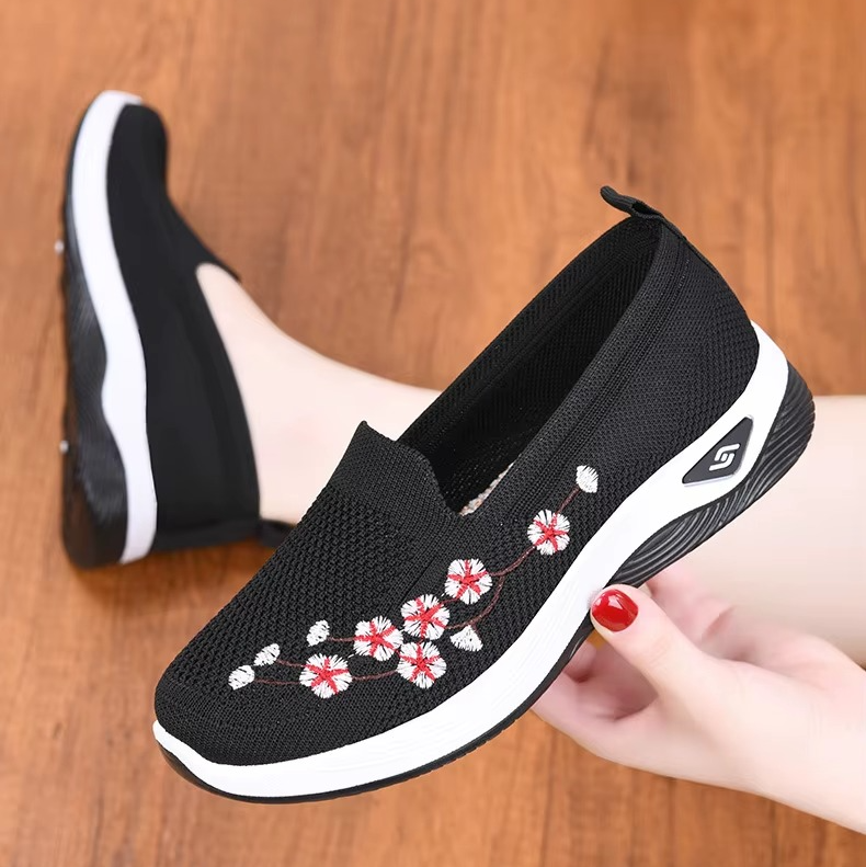 Tênis Feminino Flower Leve e Confortável