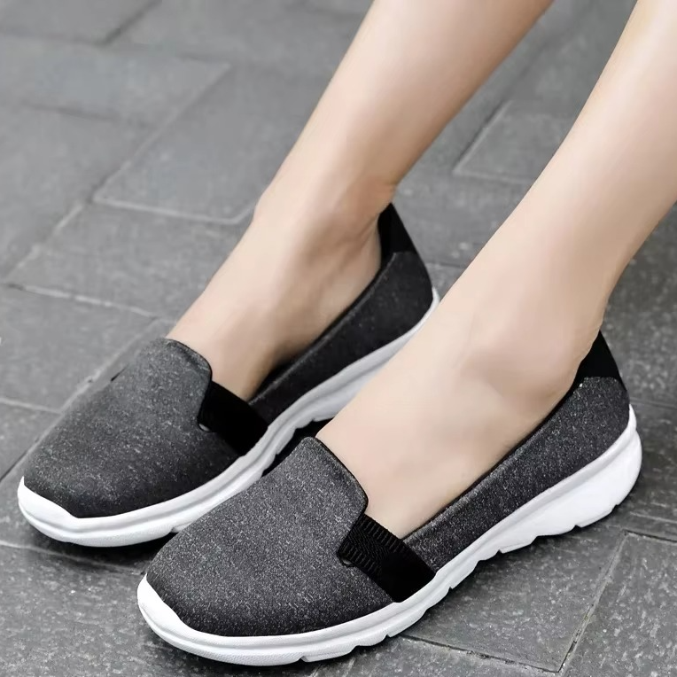 Charm – Comfort Sneakers - Black - 36