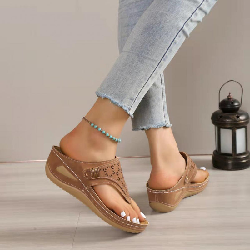 Camélia Orthopedic Sandals