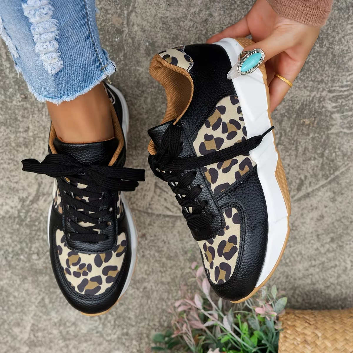 Safari – Women's Comfort Sneakers - Black Leopard Print - 37