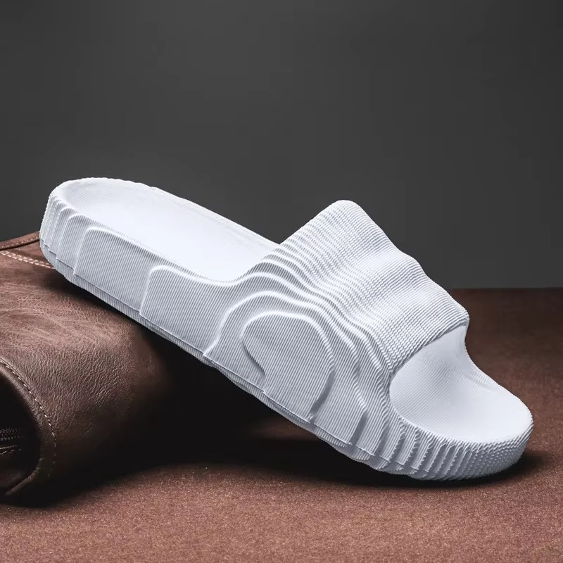 Veyne – Women's Comfort Slides - White - 40