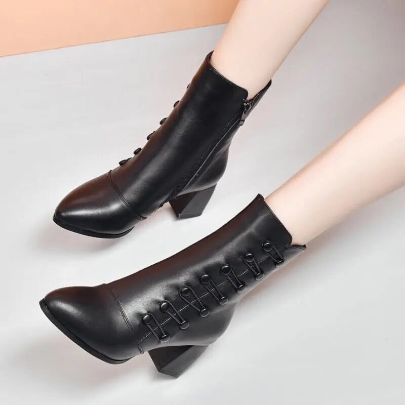 Bota Feminina Italiana Confortável e Versátil